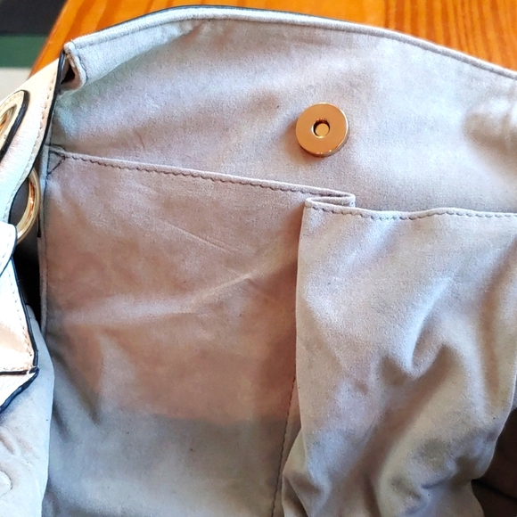 Lovely White hand or shoulder bag purse - Picture 4 of 6